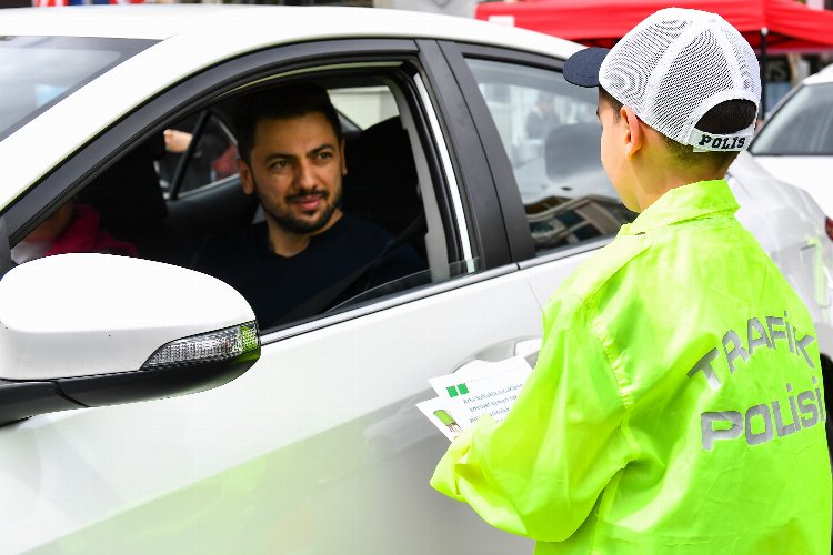 Çocuk Meclisi Üyeleri trafik polisi oldu -