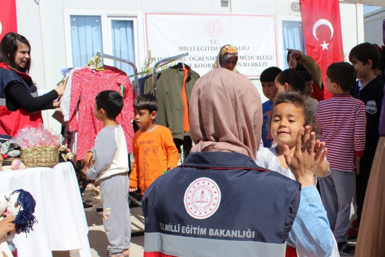 Çocuklara bayram sevinci için ürettiler -