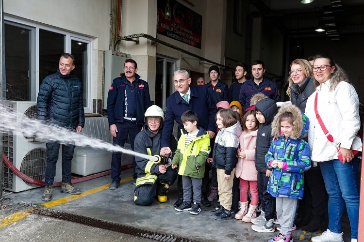 Çocukların meslek tanımasına 'Işık' tuttu -
