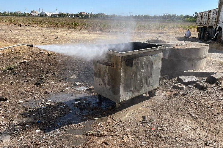 Çöp konteynerleri hastalık riskine karşı bakımdan geçiriliyor -