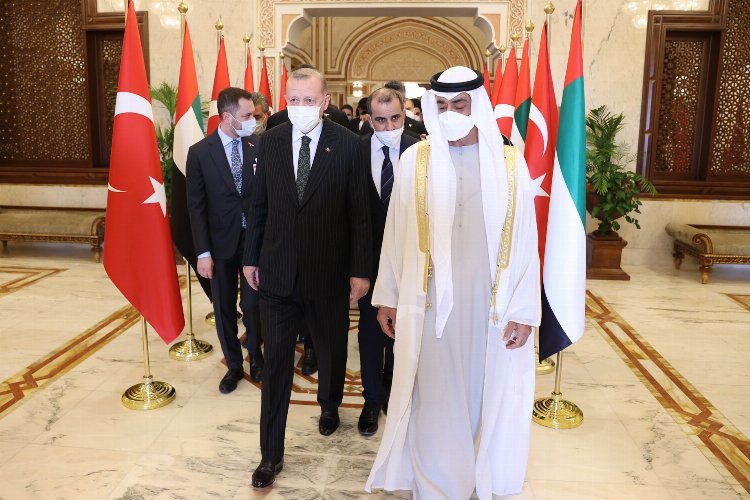 Cumhurbaşkanı Erdoğan BAE'de resmi törenle karşılandı -