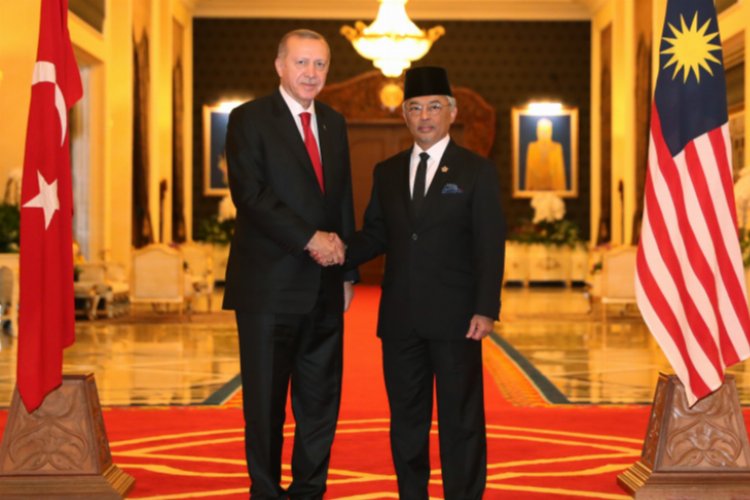 Cumhurbaşkanı Erdoğan, Malezya Kralı ile görüştü -