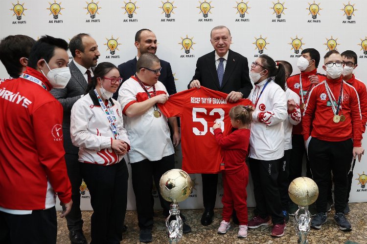 Cumhurbaşkanı Erdoğan özel sporcuları kabul etti -