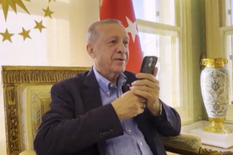 Cumhurbaşkanı Erdoğan, 248. saat mucizesi Aleyna ile görüştü -