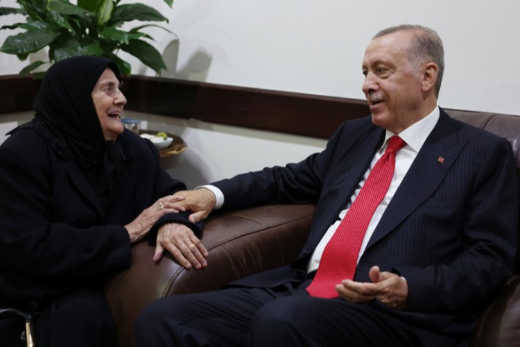 Cumhurbaşkanı Erdoğan, Afyonkarahisar Belediyesi’ni ziyaret etti -