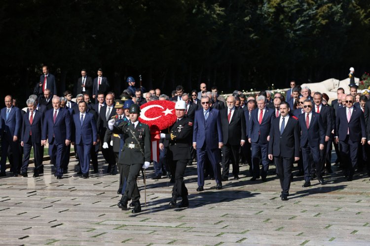 Cumhurbaşkanı Erdoğan Anıtkabir'de -