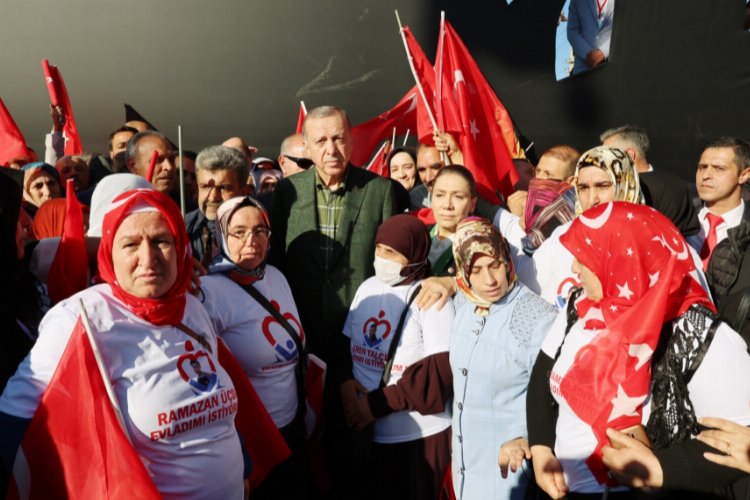 Cumhurbaşkanı Erdoğan, Diyarbakır anneleriyle buluştu -