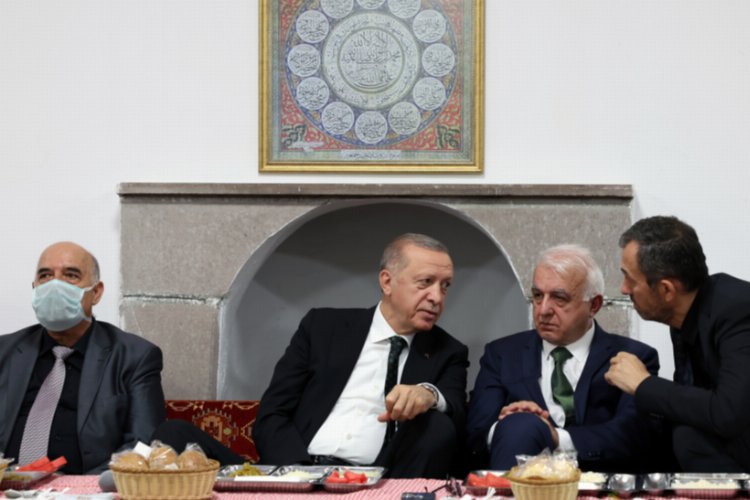 Cumhurbaşkanı Erdoğan, Muharrem ayı iftarında -
