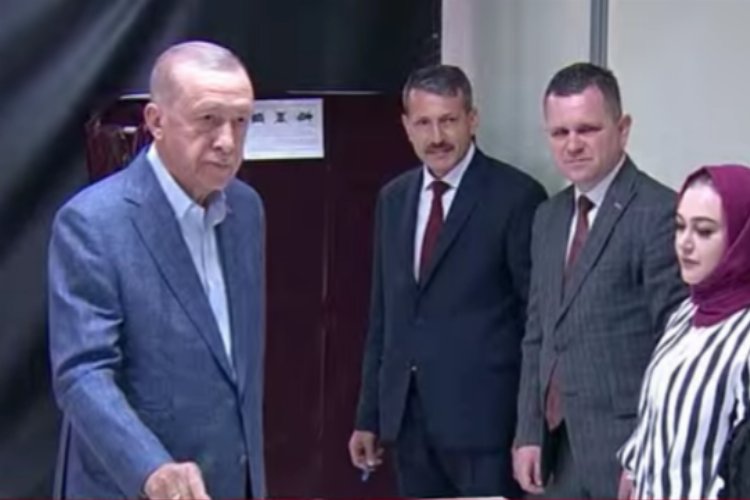 Cumhurbaşkanı Erdoğan oyunu İstanbul'da kullandı -