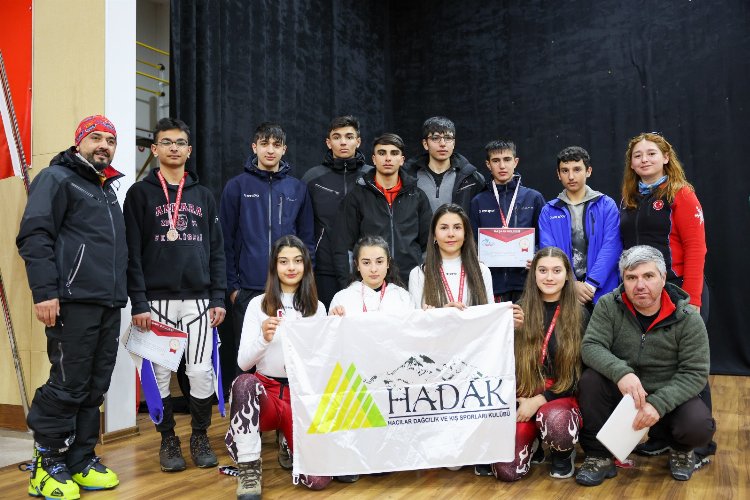 Dağ kayağında madalyalar sahiplerini buldu -
