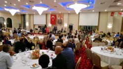 DARICA CHP YEMEKTE PARTİLİLERİ AĞIRLADI