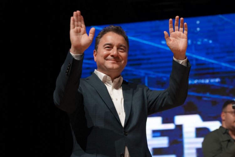 Davos'ta Babacan tur sürüyor -