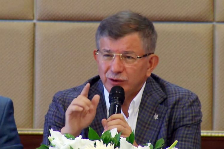 Davutoğlu, yardımcılarını toplantıya çağırdı -