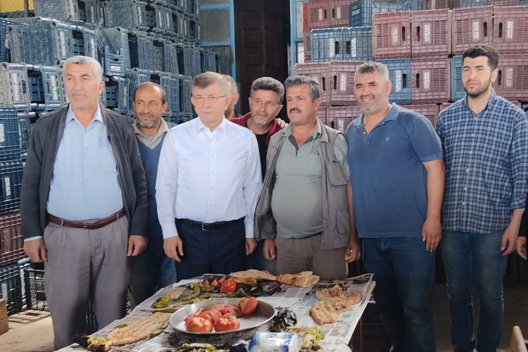 Davutoğlu Adıyaman’da güne esnaf kahvaltısı ile başladı -