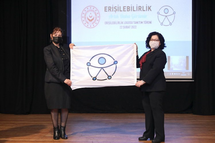 DEÜ Sabancı Kültür Sarayı'na erişebilirlik bayrağı -
