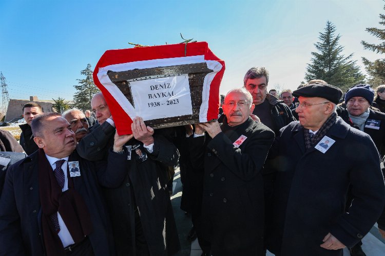 Deniz Baykal son yolculuğuna uğurlandı -