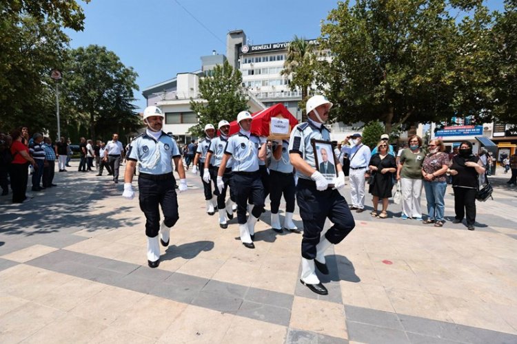 Denizli'de eski başkan son yolculuğuna uğurlandı -