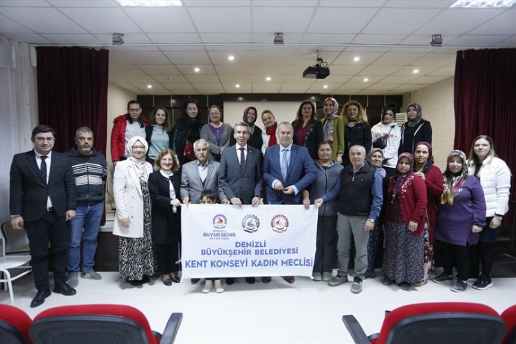 Denizli Kadın Meclisi'nde doğru beslenme ve ilaç eğitimi -