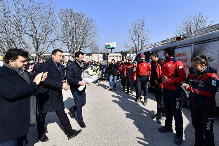 Depremin kahramanlarına Bursa Osmangazi'de duygusal karşılama -