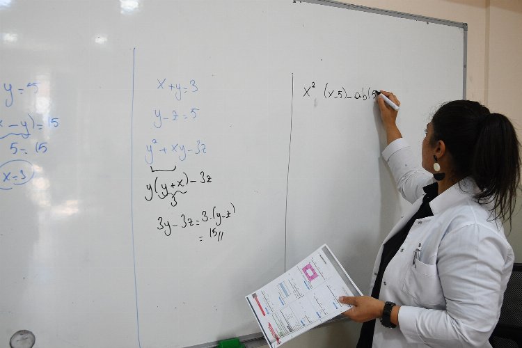 Depremzede öğrencilere YKS ve LGS desteği -