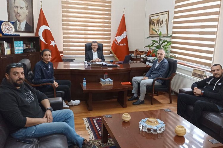 Depremzede voleybolcu Bergama'ya transfer oldu -