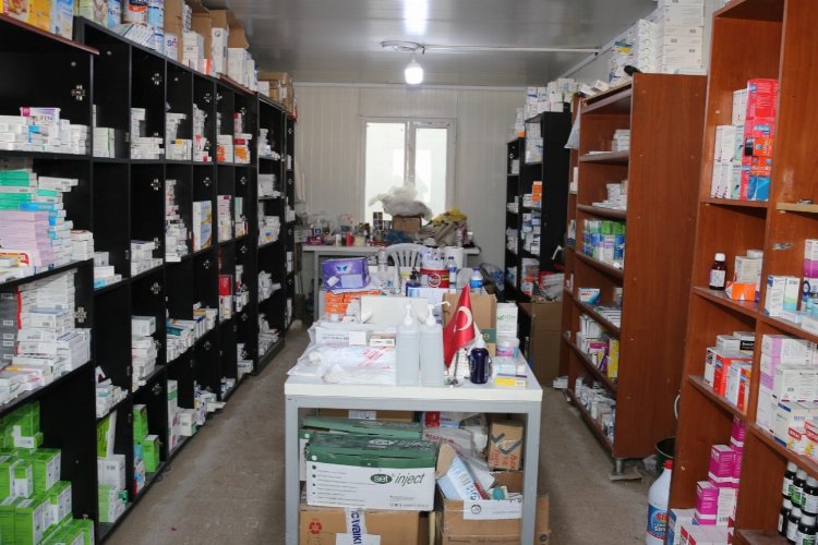 Depremzedelerin ilaçları Defne'de ücretsiz karşılanıyor -