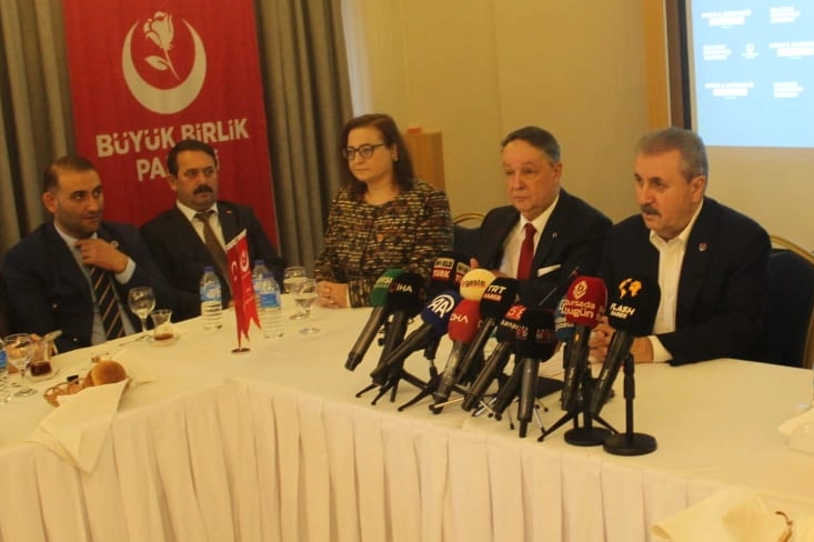 Destici: 2025'ten sonra gelecek erken seçim çağrılarına 'evet' demeyeceğiz -
