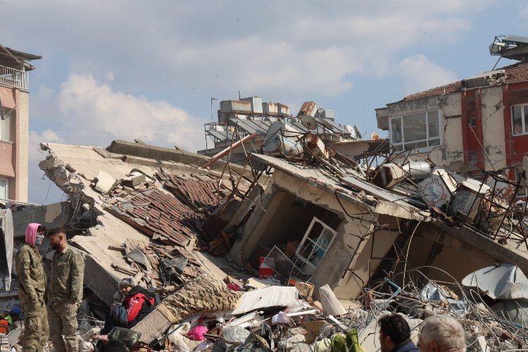 DEÜ afet bölgesinde yapı stokunu inceleyecek -