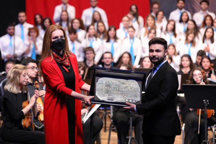 DEÜ'den 'Kutlu Gün Marşı' -