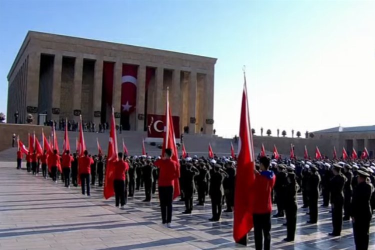 Devlet erkanı Anıtkabir'de Ata'sını andı -