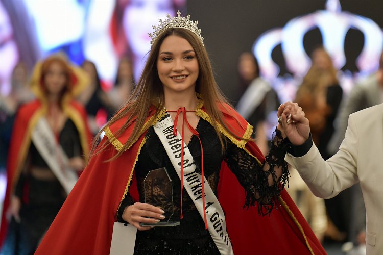 Diana Ermak, Türkiye Güzeli oldu -