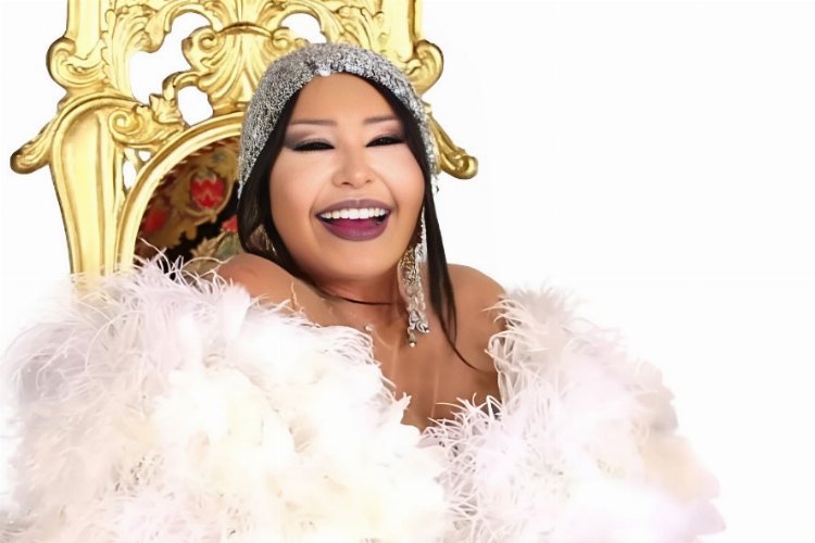 Diva'ya 'Elmas Plak' verildi! -