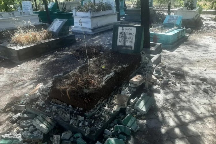 Diyarbakır'da hırsızlar mezarlıklara dadandı! -