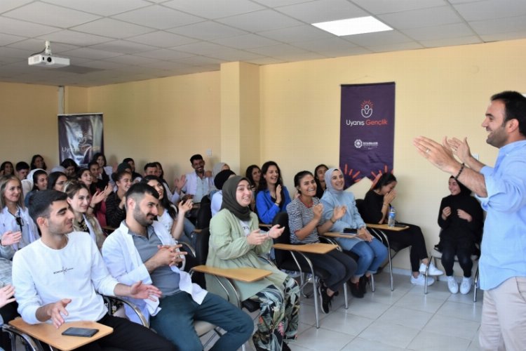 Diyarbakır'da öğrencilere motivasyon semineri -