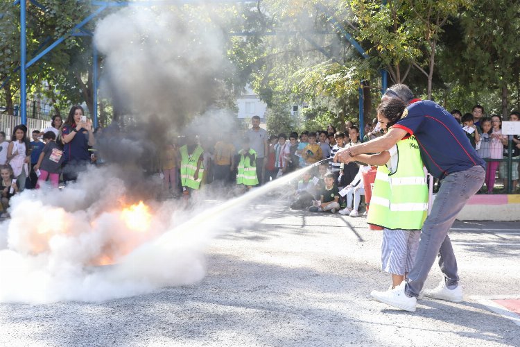 Diyarbakır İtfaiyesi'nden 3 bin 500 öğrenciye yangın eğitimi -