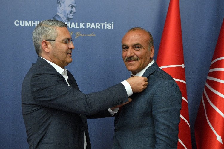 Diyarbakır Silvan'da AK Parti İlçe Başkanı CHP'ye geçti -