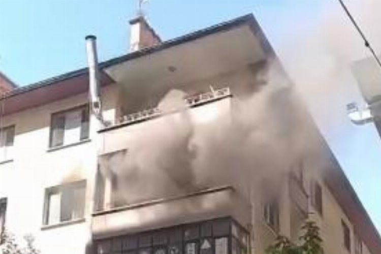 Diyarbakır Yenişehir'de apartman dairesindeki yangın korkuttu -