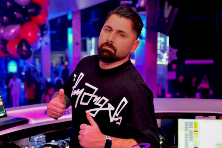 DJ Serkan Kaya'dan yeni single: Walk With Me -