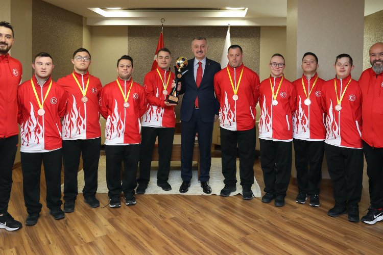 Dünya üçüncüleri Kocaeli Büyükşehir'de misafir edildi -
