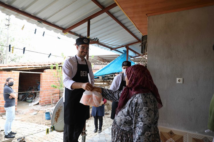 Dokuz Eylül'den Kiraz'da gönül buluşması -