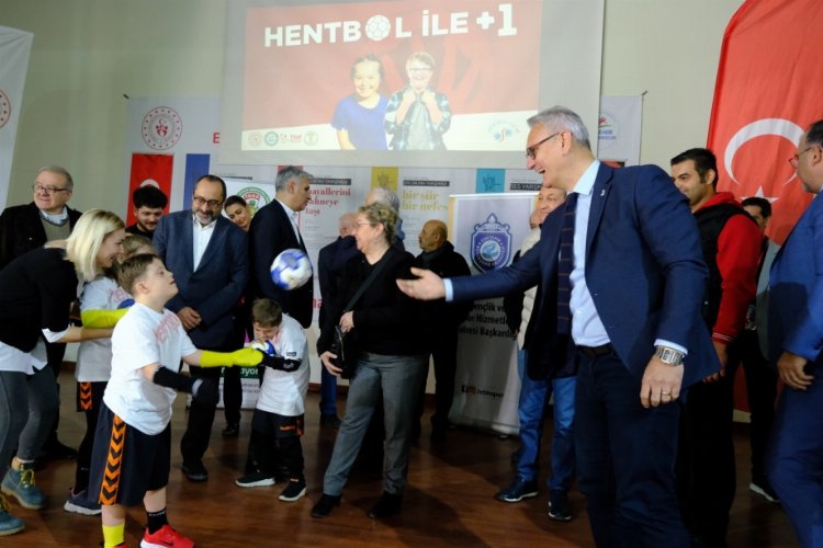 Down sendromlu çocuklar hentbol ile buluşuyor -