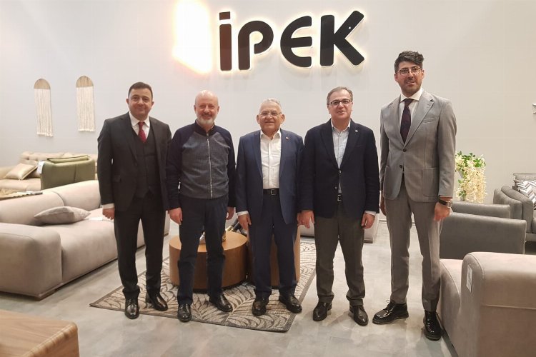 Dr. Memduh Büyükkılıç İstanbul Fuarı'nda -