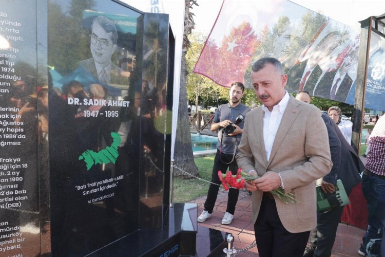 Dr. Sadık Ahmet Anıtı İzmit’te açıldı -