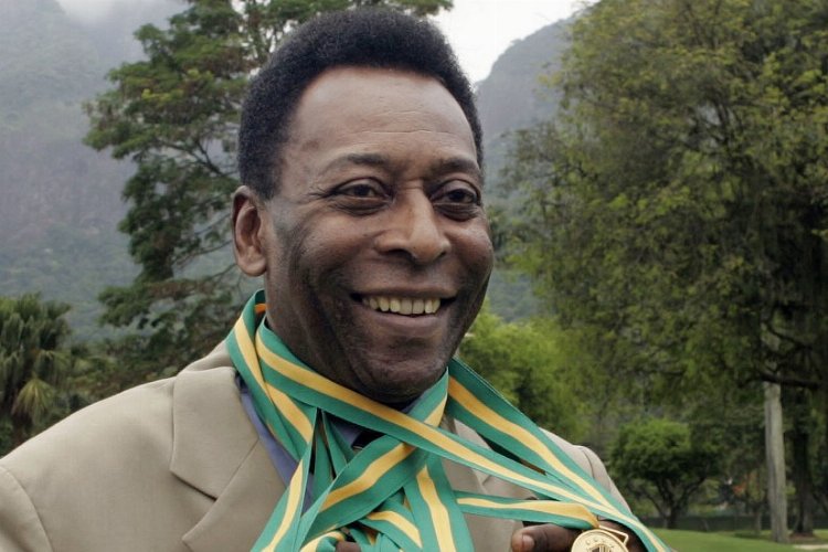 Dünya Kupası'nı üçleyen tek futbolcu Pele vefat etti -