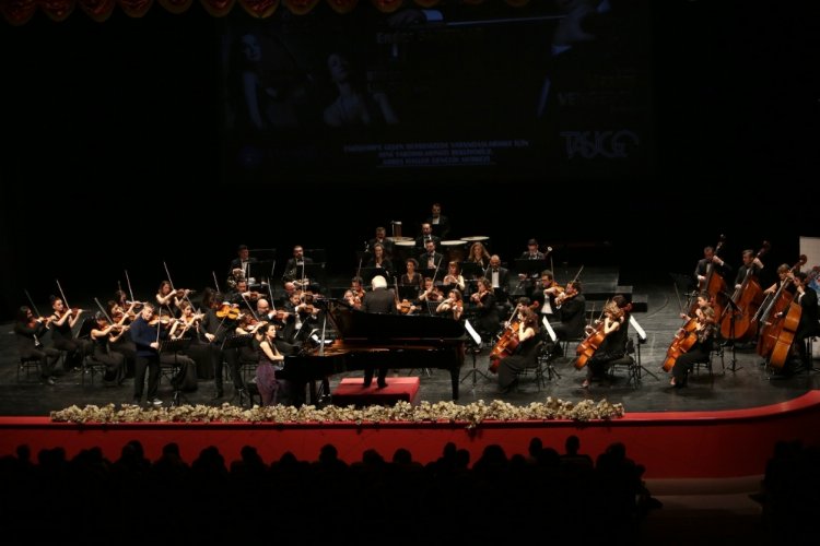 Dünyaca ünlü sanatçılardan depremzedeler yararına konser -