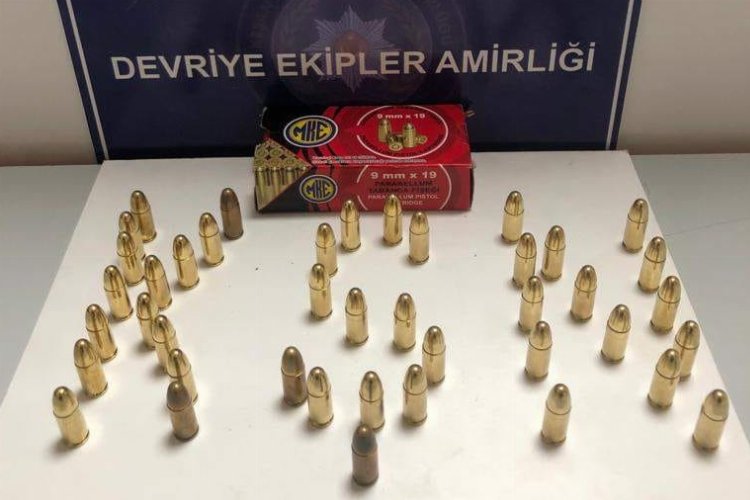 Dur ihtarına uymayan araçta çok sayıda mermi ele geçirildi -