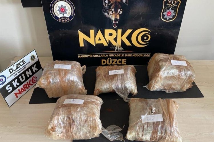 Düzce'de Anadolu Otoyolu'nda uyuşturucu operasyonu -