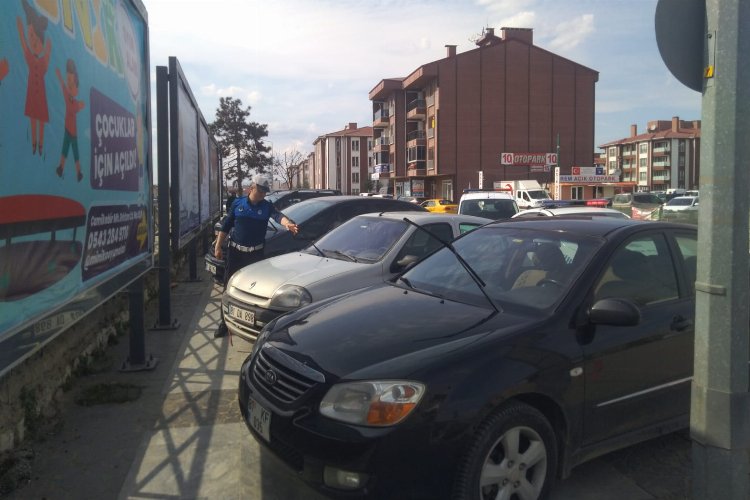 Düzce'de kaldırım işgaline ceza! -