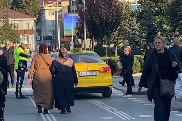 Düzce'de polisi dinlemeyen taksi sürücüsü cezayı yedi! Bu kadarı da pes artık! -