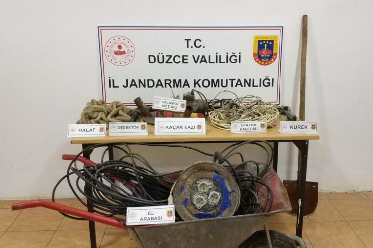 Düzce'de izinsiz kazıya suçüstü -
